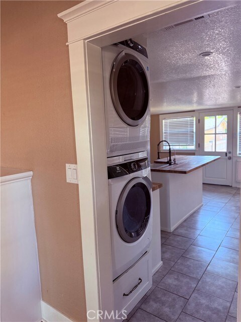 Building Photo - 119 N Cullen Ave