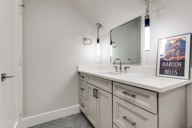 Building Photo - 4549 Westway Ave