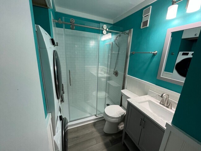 Building Photo - 302 Canal Dr