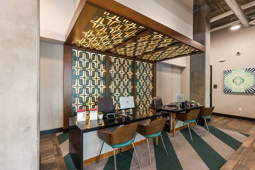 Building Photo - 2900 E 16th Ave