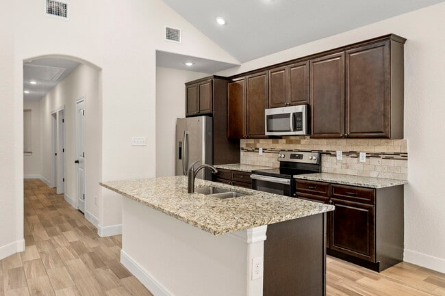 Building Photo - 1090 Indian Holw