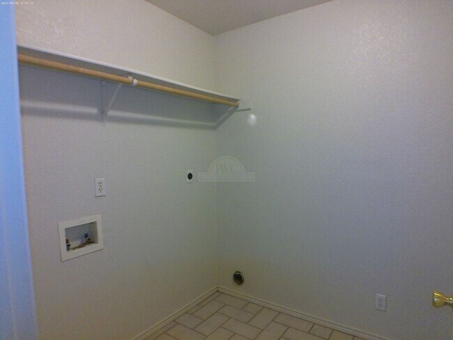 Building Photo - 906 McDaniel Cir