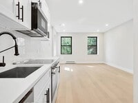 Building Photo - 239 E 33rd St