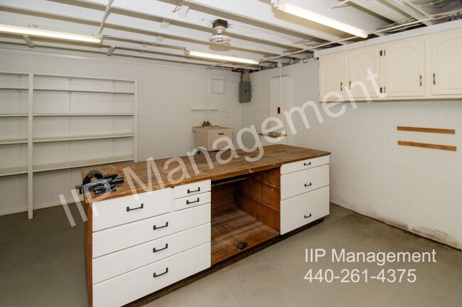 Building Photo - 10247 Danvers Dr