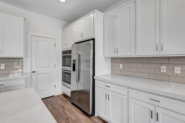 Building Photo - 229 Preserve Trl S