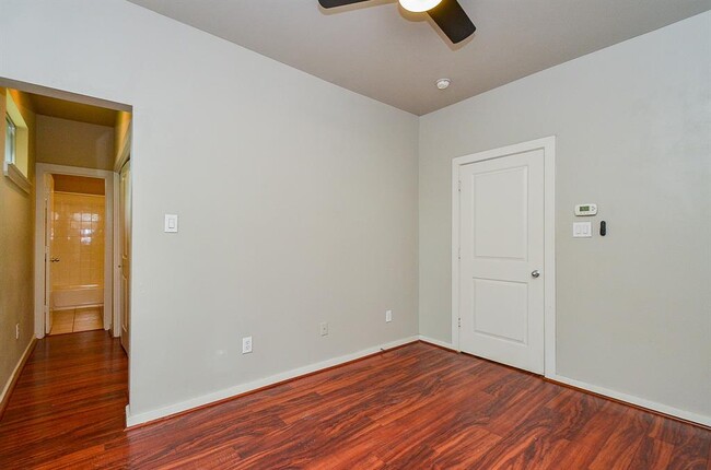 Building Photo - 5313 Ave J-