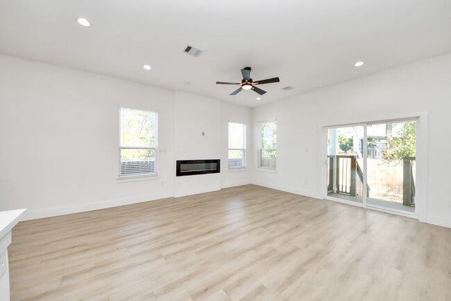 Building Photo - 3508 Omega St