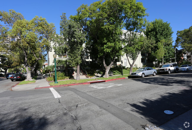 Kenwood Village - 601 N Kenwood St Glendale CA 91206 | Apartment Finder