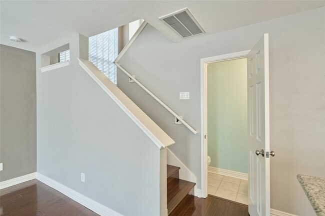 Building Photo - 39 N Walden Elms Cir