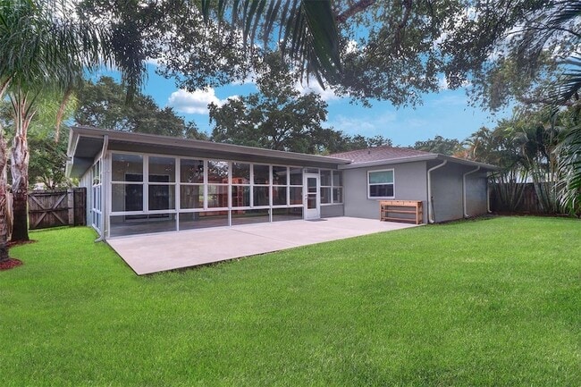 Building Photo - 2958 Meadow Wood Dr