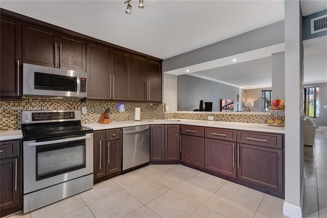 Building Photo - 10087 SW 77th Ct