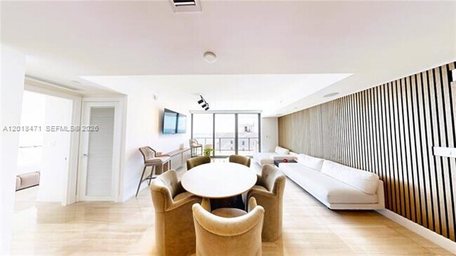 Building Photo - 1451 Brickell Ave