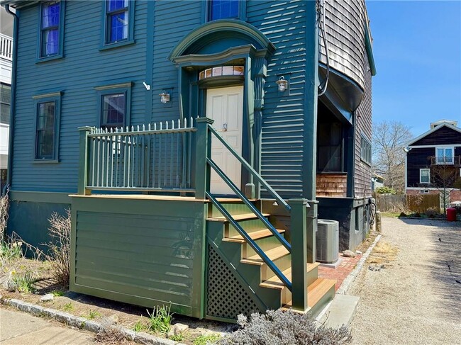 Building Photo - 24 Houston Ave