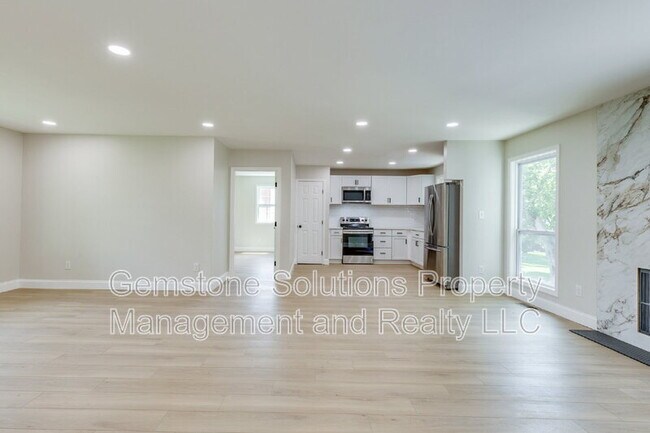 Building Photo - 919 Oak Meadow Dr