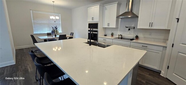 Building Photo - 18410 Blue Heron Cir