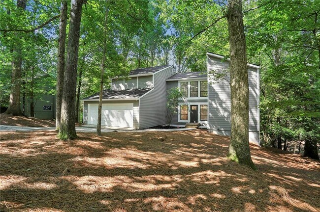 Building Photo - 545 Woodman Pl