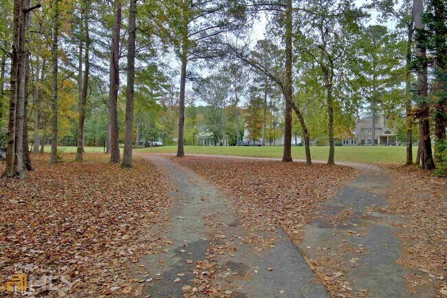 Building Photo - 404 Burgess Point