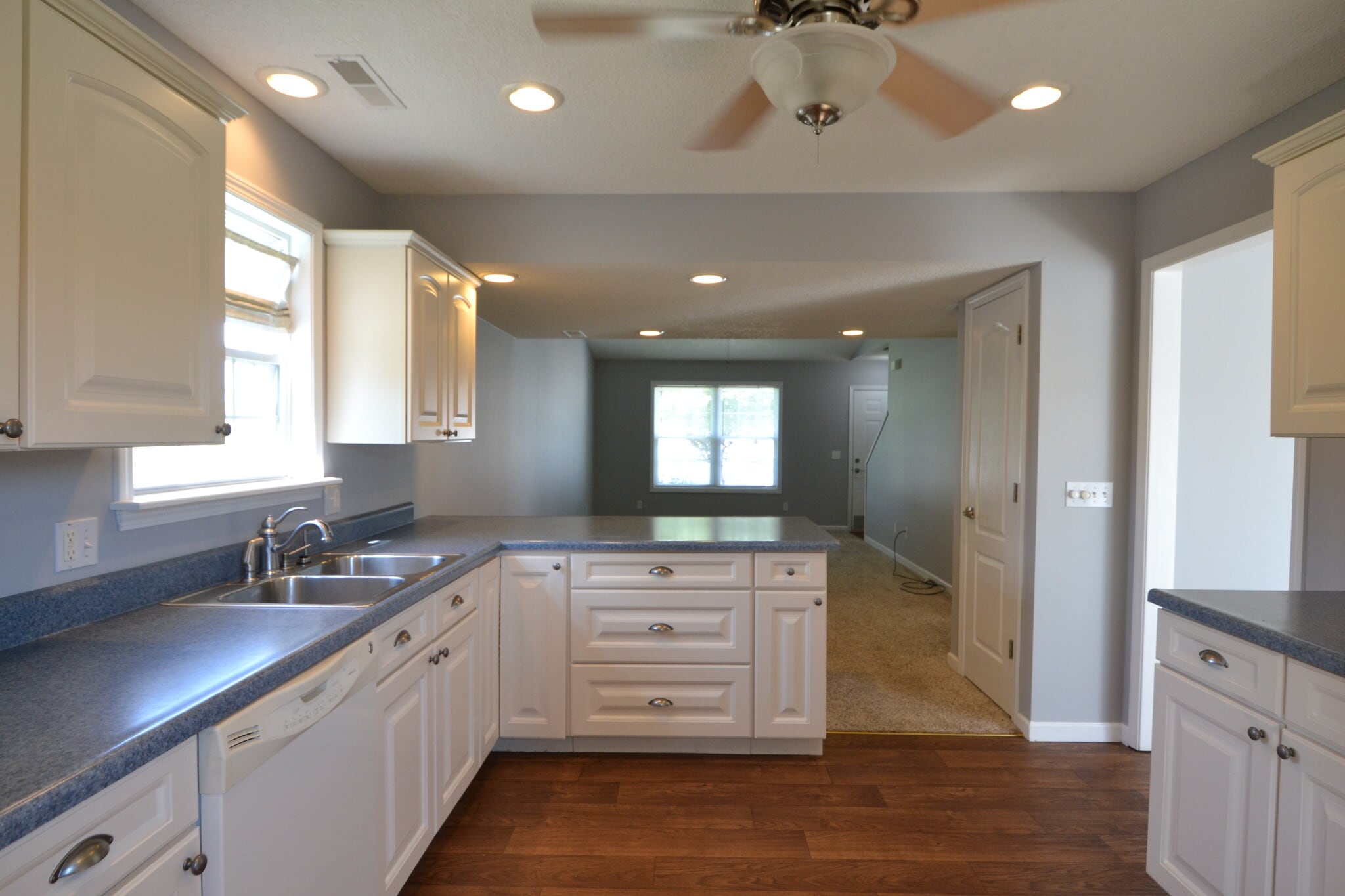 Building Photo - 1900 Salter Pl