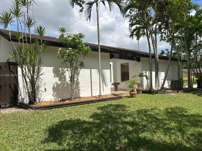 Building Photo - 12800 SW 104th Terrace