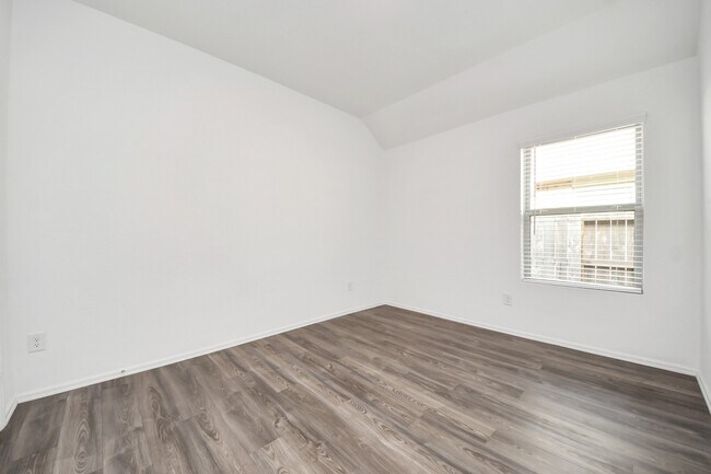 Building Photo - 26631 Castiel Dr