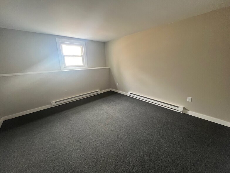 Building Photo - 49 Pheasant Run