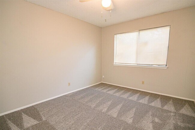 Building Photo - 3302 Gallop Cove