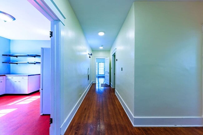 Building Photo - Lockeland Springs Bungalow for Lease, Bloc...