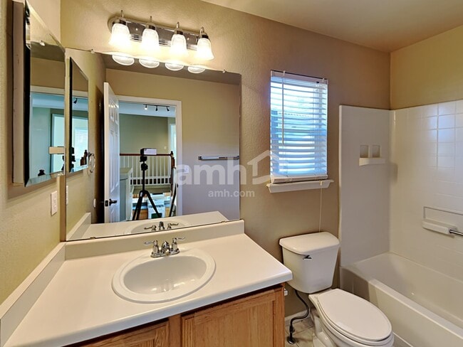 Building Photo - 4892 Waldenwood Dr