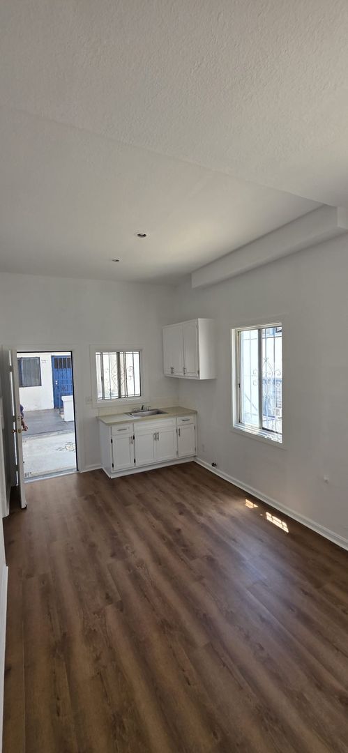 Interior Photo - 136