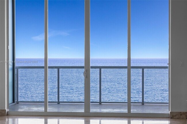 Building Photo - 704 N Ocean Blvd