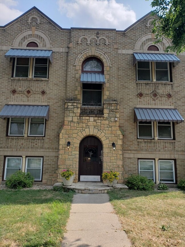 Building Photo - Nicollet Ave. Condo for rent