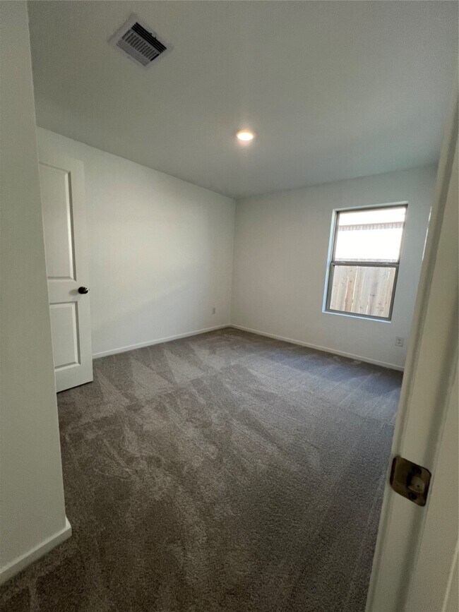 Building Photo - 3031 Ash Ray Dr