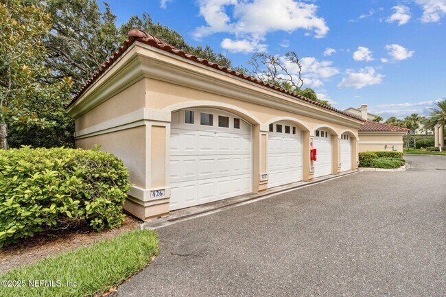 Building Photo - 426 Beachside Pl