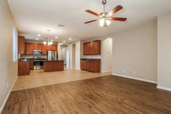 Building Photo - 14338 W Crocus Dr