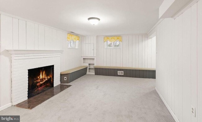 Building Photo - 4714 Upton St NW