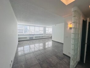 Building Photo - 1 Bedroom 1 Bath Ocean View Condo - Steps from Fort Lauderdale Beach!
