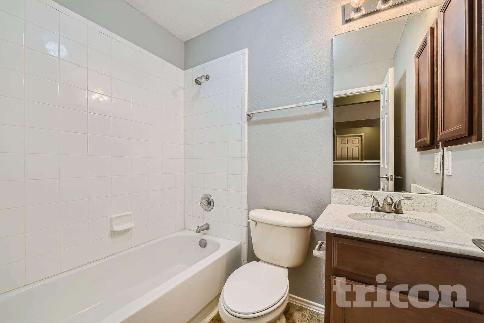 Building Photo - 220 Flatwood Dr