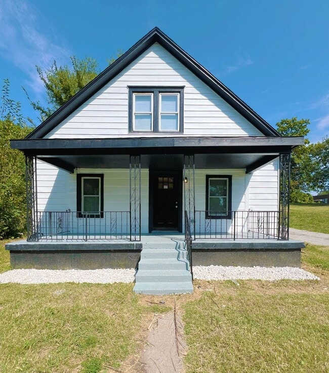 Primary Photo - SEE IT NOW: Cozy 4-Bedroom Home in Kansas ...