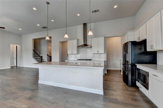 Building Photo - 3695 Andover St