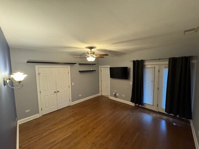 Building Photo - 4635 N Malden St