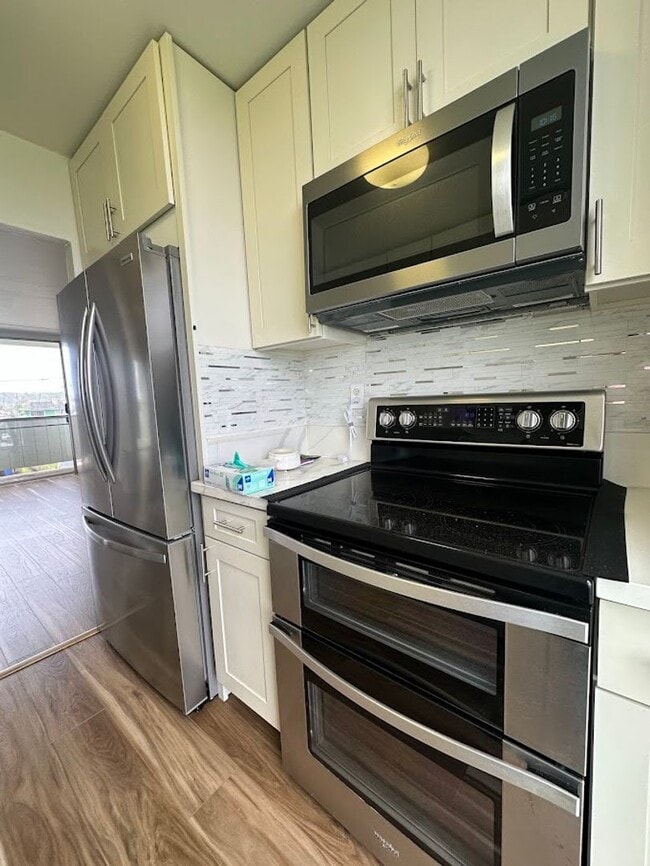 Building Photo - Lalawai Hale 2 bedroom, 1 bath, 1 uncovere...