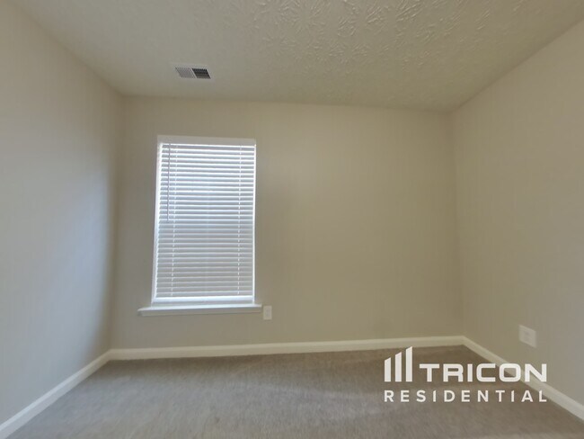 Building Photo - 110 Slate Dr