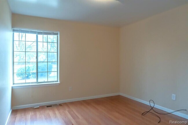 Building Photo - 19639 W 12 Mile Rd