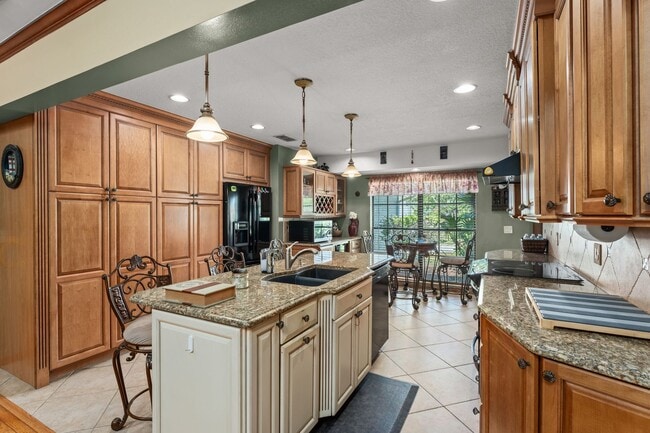 Building Photo - 1341 S Ridge Lake Cir