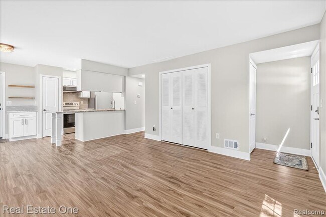 Building Photo - 306 Roe St