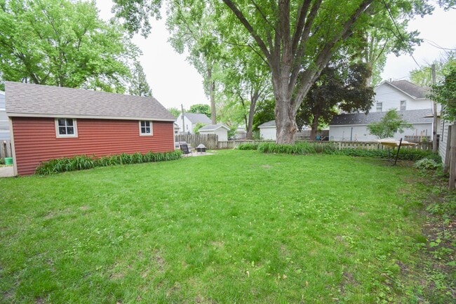 Building Photo - Charming 3-Bedroom 1-Bath Home Available F...