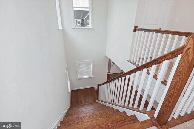 Building Photo - 25495 Woodbine Farm Dr