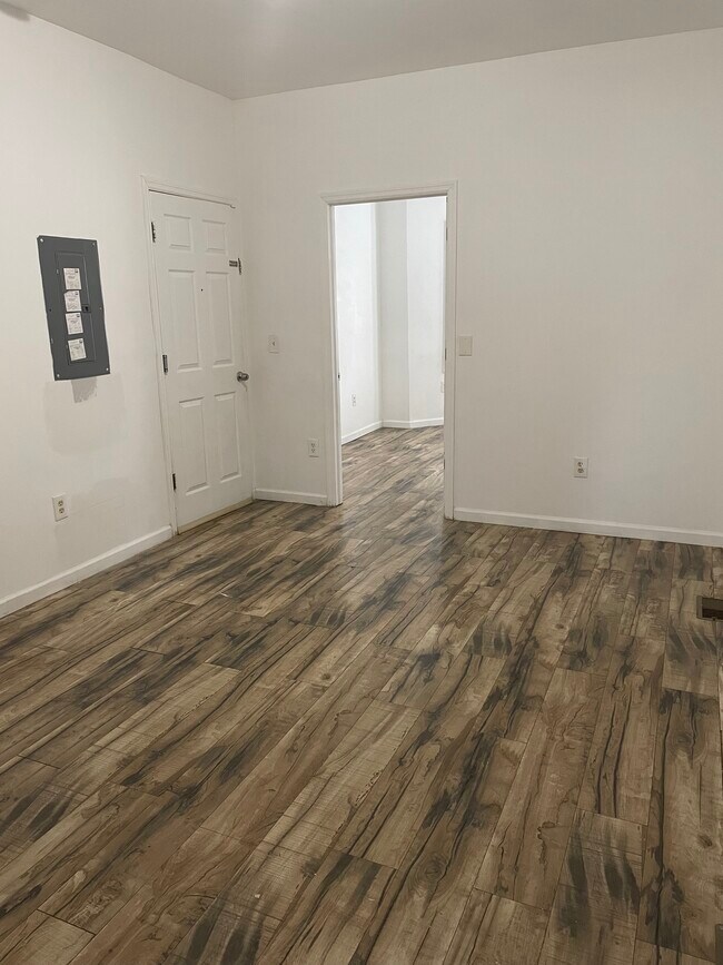 Building Photo - 79 Broad St