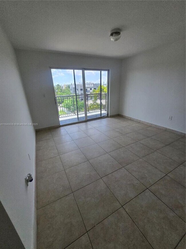 Building Photo - 2647 NW 25th Ave