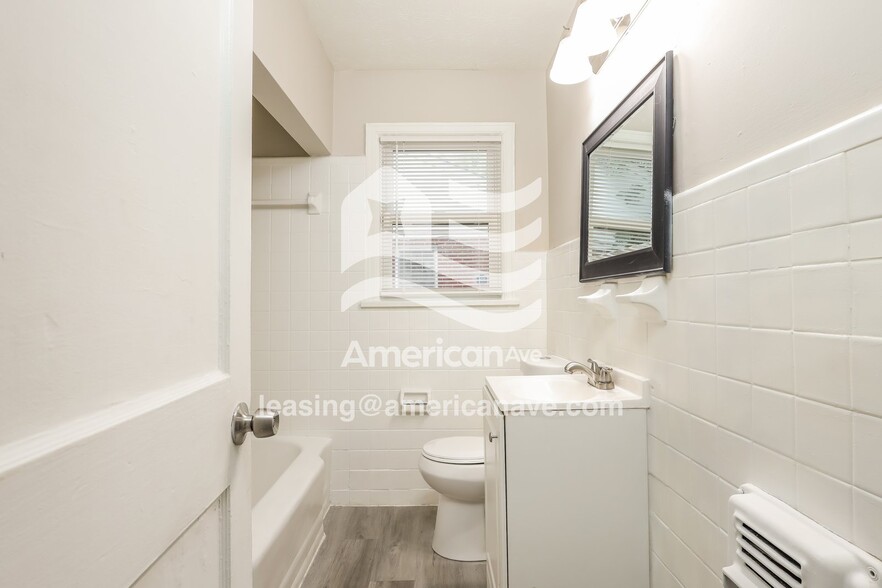 Building Photo - 2839 Schaul St